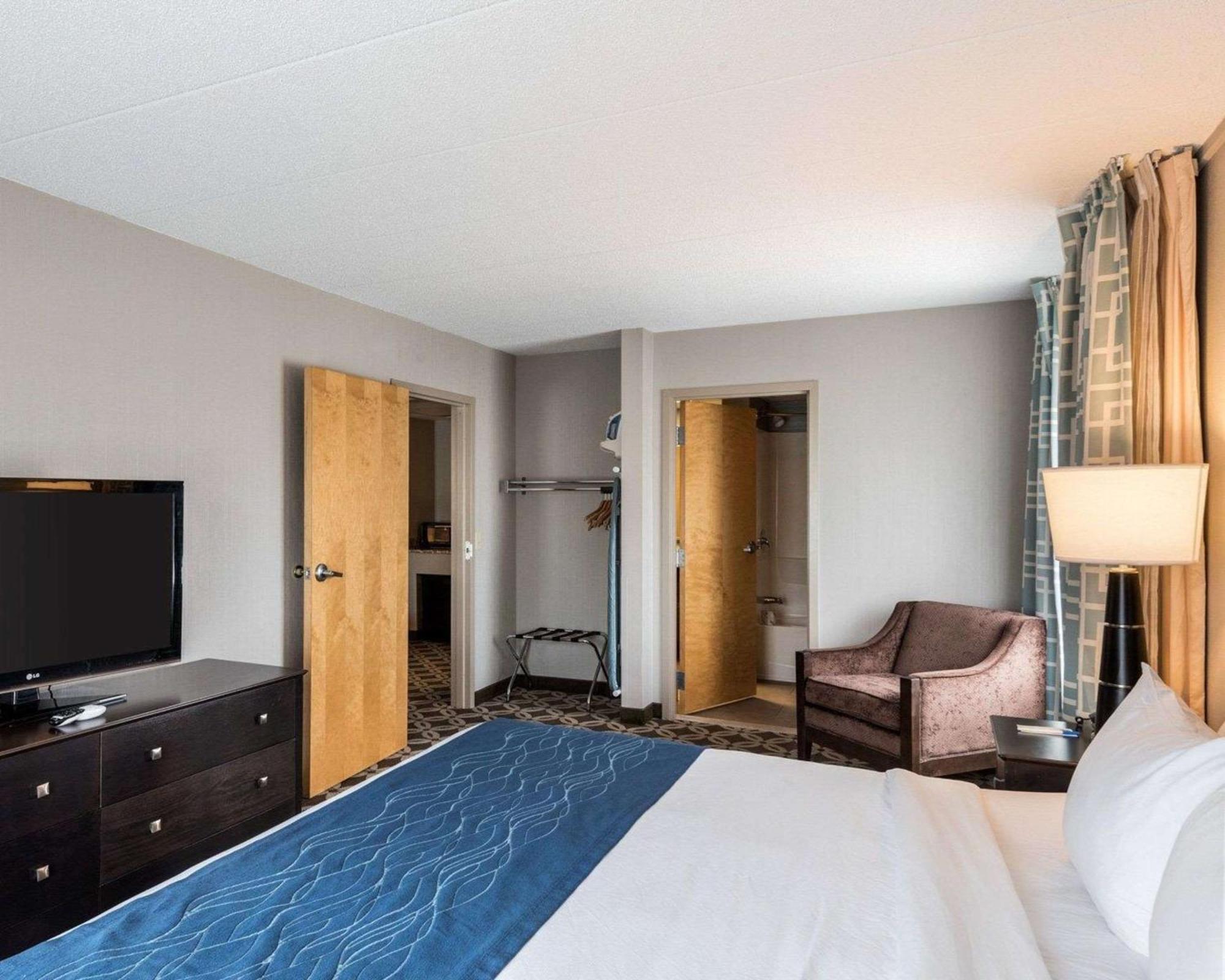 One King Bed Suite