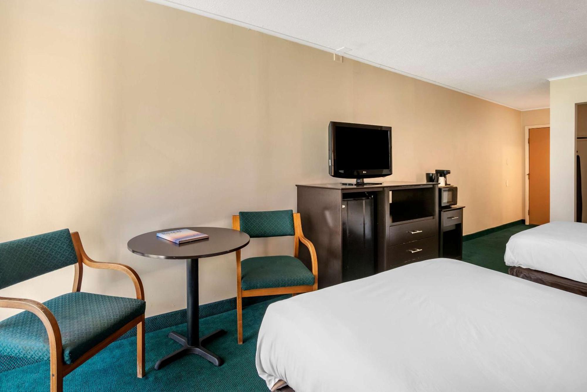 Two Double Beds - Smoking