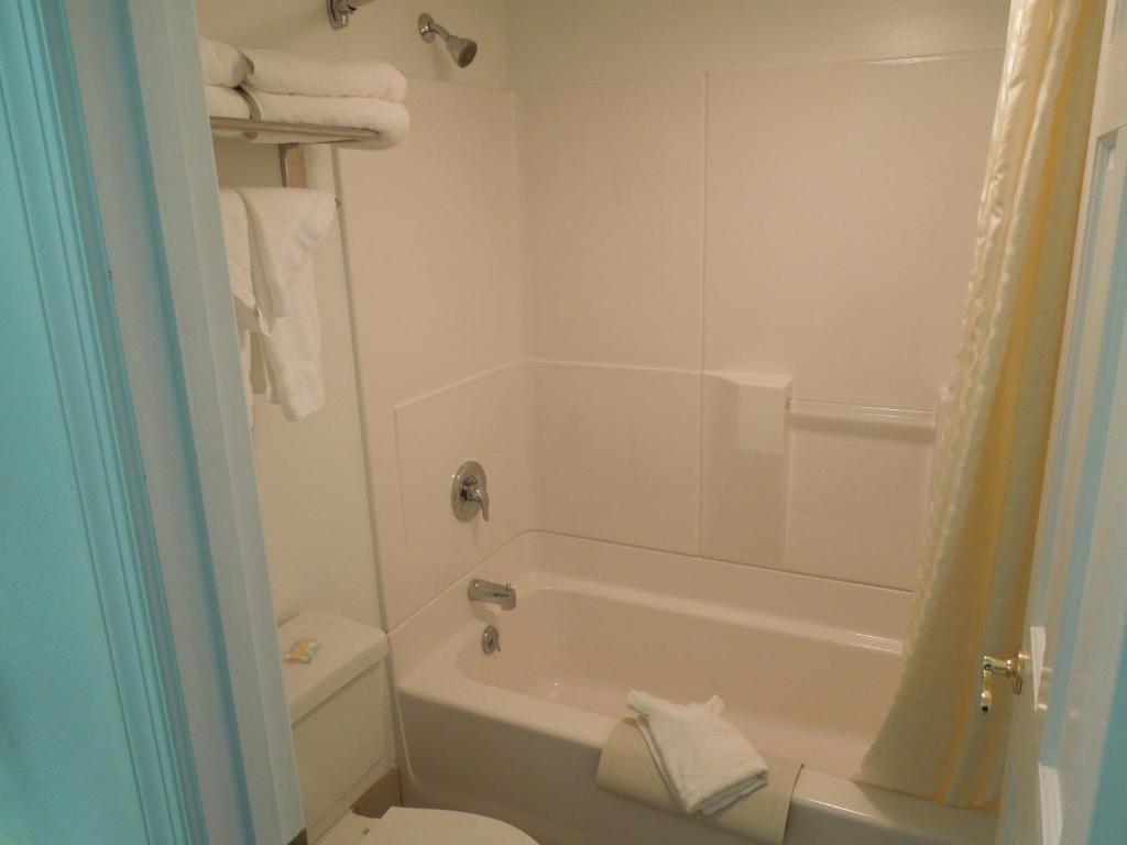 Queen Room Two Queen Beds
